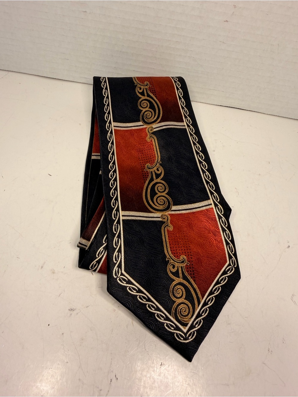Giorgio Brutini Black and Red
Abstract Swirl Pattern Silk
Necktie